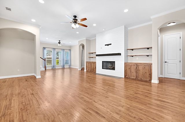 305 Main Street, Roanoke, TX 76262