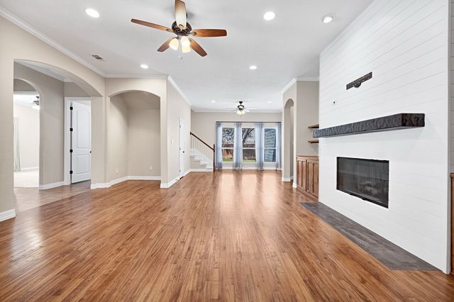 305 Main Street, Roanoke, TX 76262