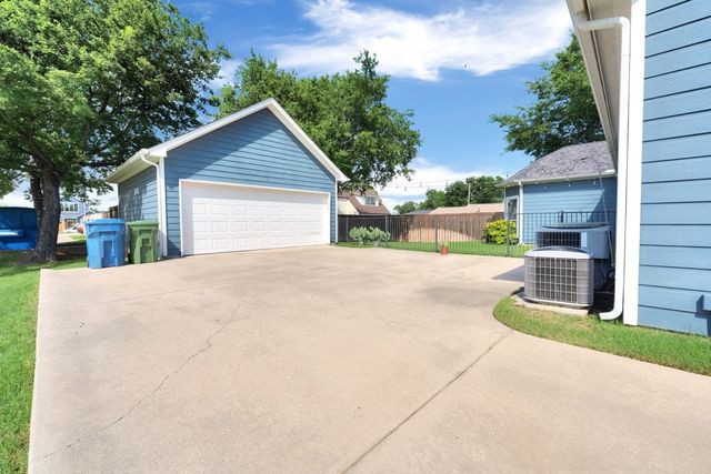 305 Main Street, Roanoke, TX 76262