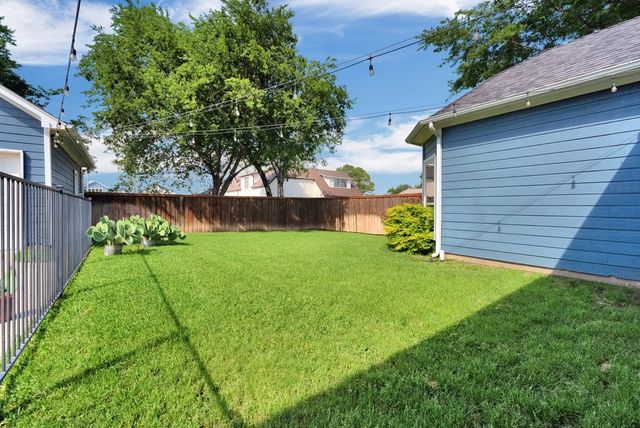 305 Main Street, Roanoke, TX 76262