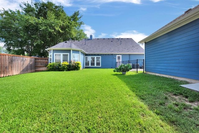 305 Main Street, Roanoke, TX 76262