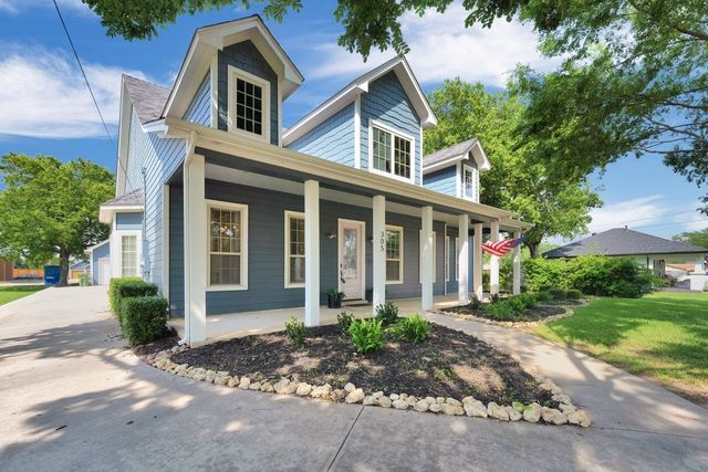 305 Main Street, Roanoke, TX 76262
