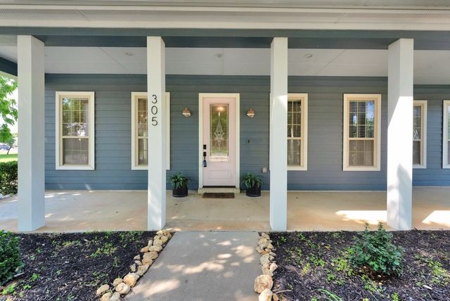 305 Main Street, Roanoke, TX 76262