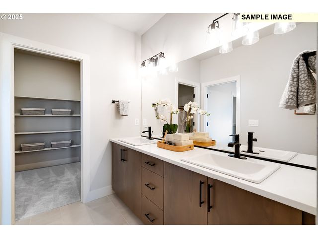 12170 Sw TRASK St, Beaverton, OR 97007