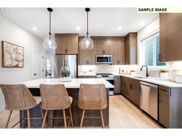 12170 Sw TRASK St, Beaverton, OR 97007