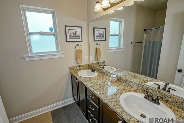 28413 Grand Turk Dr, Denham Springs, LA 70726