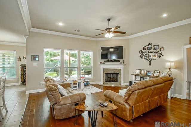 28413 Grand Turk Dr, Denham Springs, LA 70726