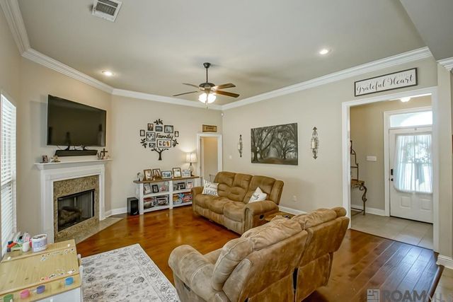28413 Grand Turk Dr, Denham Springs, LA 70726