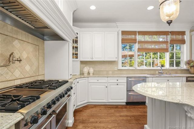 1343 Smith Ridge Road, New Canaan, CT 06840