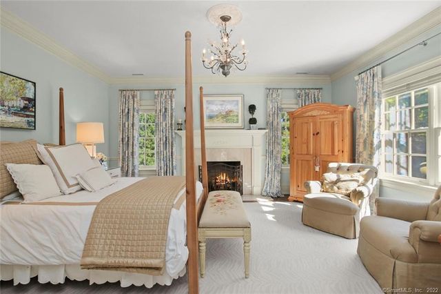 1343 Smith Ridge Road, New Canaan, CT 06840