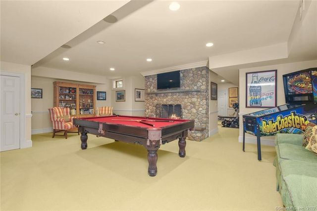 1343 Smith Ridge Road, New Canaan, CT 06840