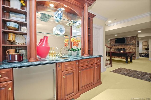 1343 Smith Ridge Road, New Canaan, CT 06840