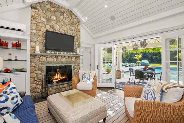 1343 Smith Ridge Road, New Canaan, CT 06840