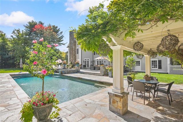 1343 Smith Ridge Road, New Canaan, CT 06840