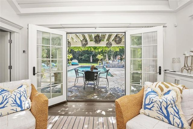 1343 Smith Ridge Road, New Canaan, CT 06840