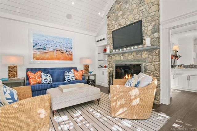 1343 Smith Ridge Road, New Canaan, CT 06840