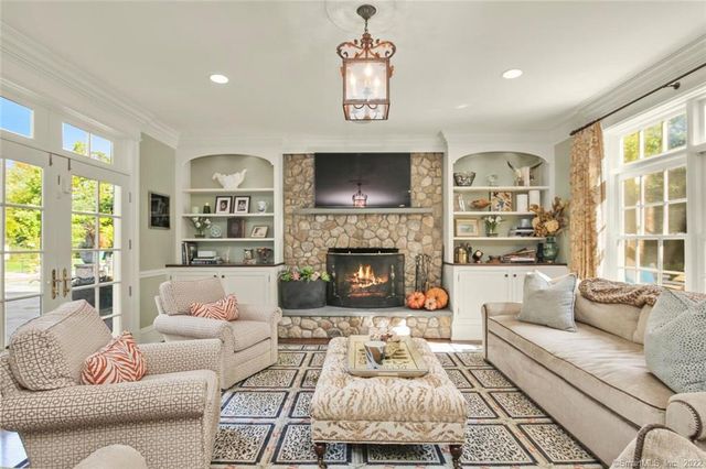 1343 Smith Ridge Road, New Canaan, CT 06840