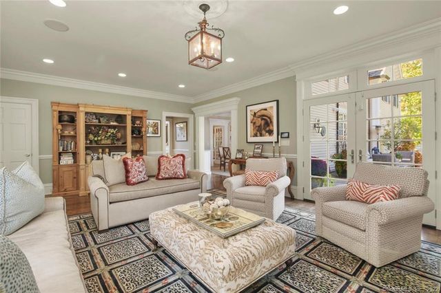 1343 Smith Ridge Road, New Canaan, CT 06840