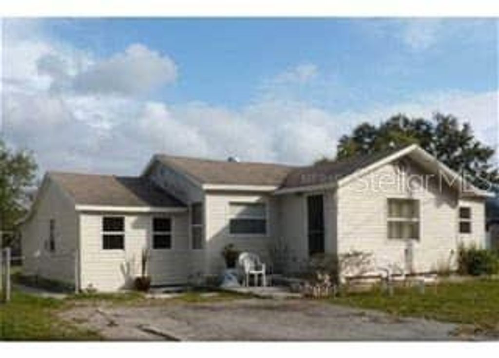 Image 1 of property listing at 2505 3RD STREET E, Bradenton, FL 34208