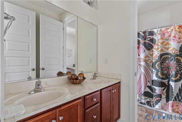 2018 James Overlook Dr, Chester, VA 23836