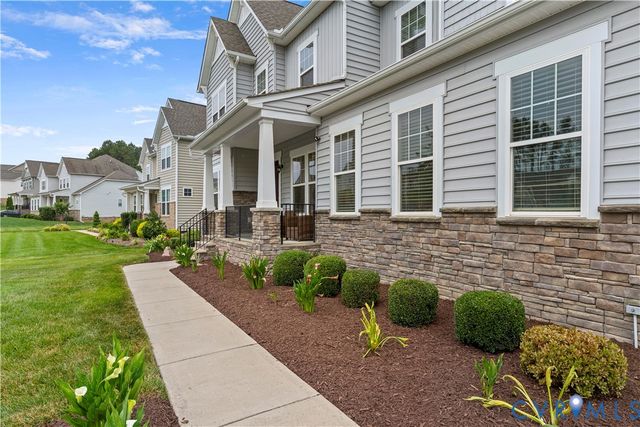 2018 James Overlook Dr, Chester, VA 23836