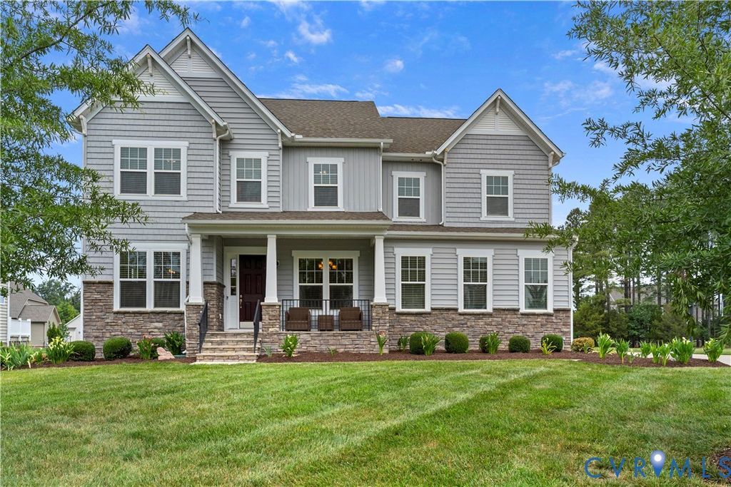 2018 James Overlook Dr, Chester, VA 23836
