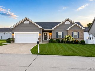 625 Lubbuck Court, Moscow Mills, MO 63362