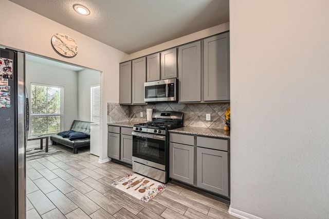 32714 Oak Heights Lane, Brookshire, TX 77423