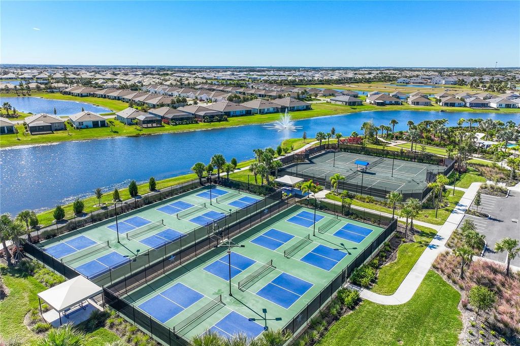Image 35 of property listing at 18108 TAVERNSIDE TRAIL, Lakewood Ranch, FL 34211