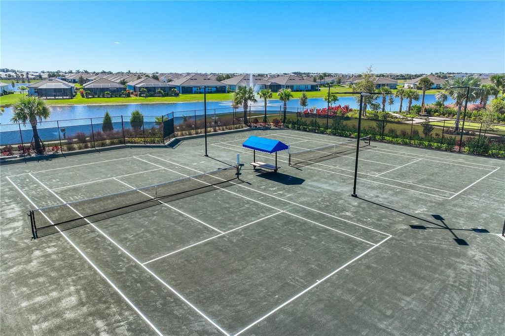 Image 36 of property listing at 18108 TAVERNSIDE TRAIL, Lakewood Ranch, FL 34211