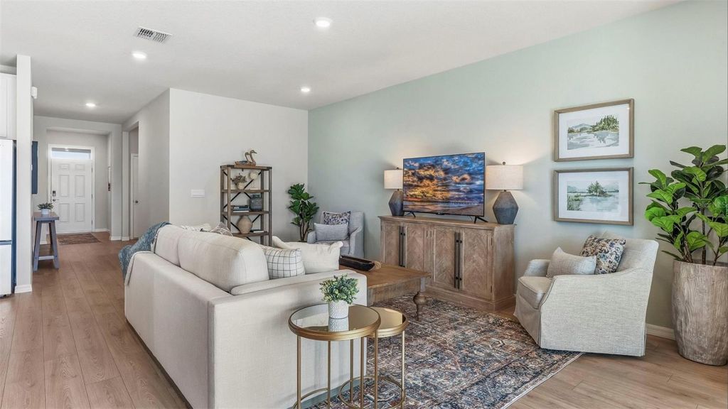 Image 8 of property listing at 18108 TAVERNSIDE TRAIL, Lakewood Ranch, FL 34211