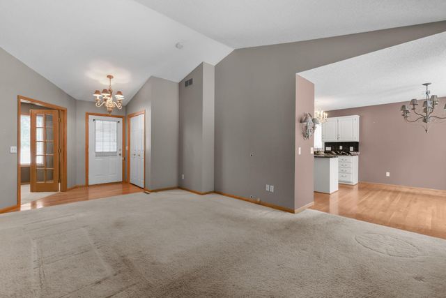 6600 Founders Parkway, Brooklyn Park, MN 55445