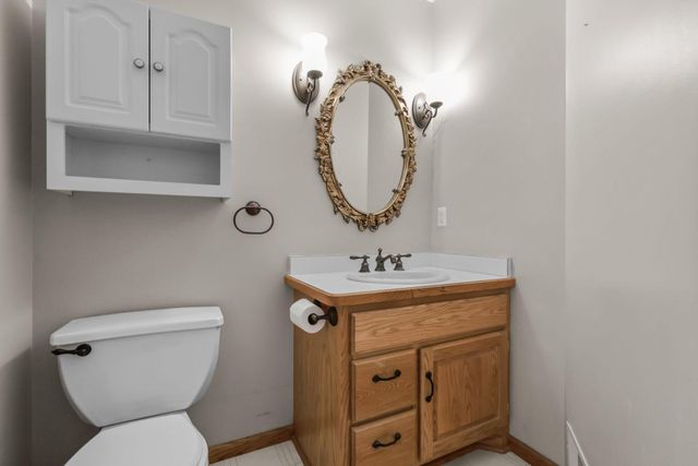 6600 Founders Parkway, Brooklyn Park, MN 55445