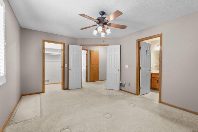 6600 Founders Parkway, Brooklyn Park, MN 55445