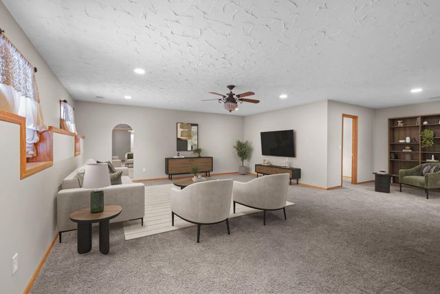 6600 Founders Parkway, Brooklyn Park, MN 55445