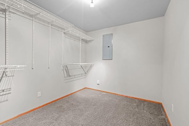 6600 Founders Parkway, Brooklyn Park, MN 55445