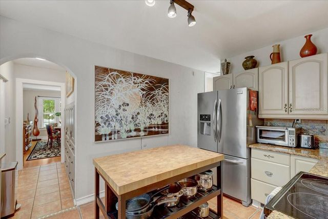 325 49TH STREET N, St Petersburg, FL 33710