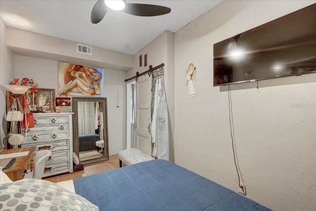 325 49TH STREET N, St Petersburg, FL 33710