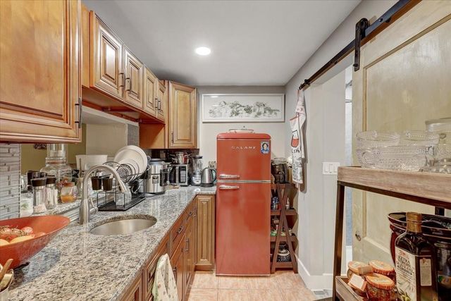 325 49TH STREET N, St Petersburg, FL 33710