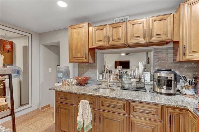 325 49TH STREET N, St Petersburg, FL 33710