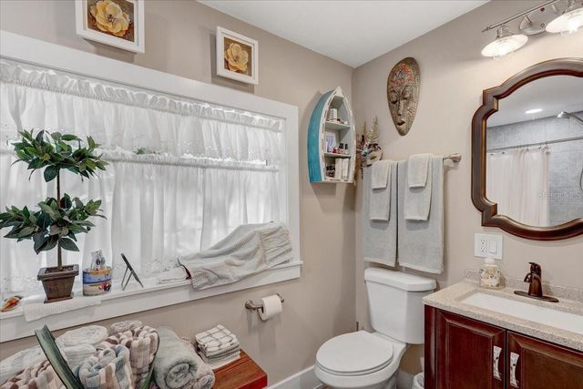 325 49TH STREET N, St Petersburg, FL 33710