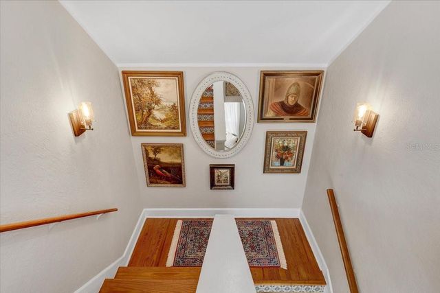 325 49TH STREET N, St Petersburg, FL 33710