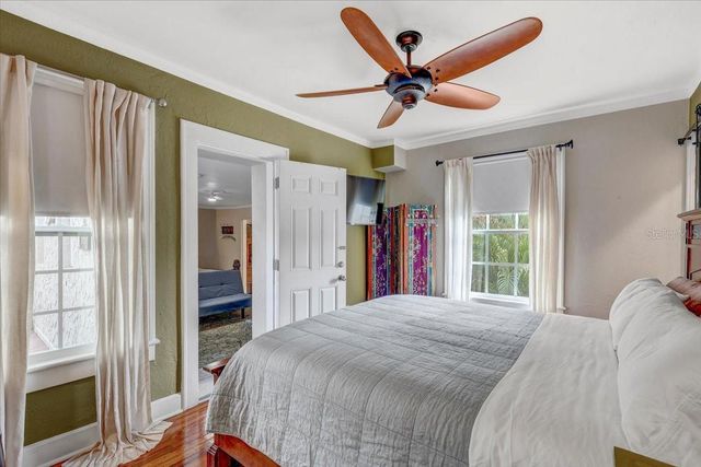 325 49TH STREET N, St Petersburg, FL 33710