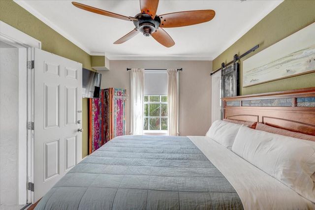 325 49TH STREET N, St Petersburg, FL 33710