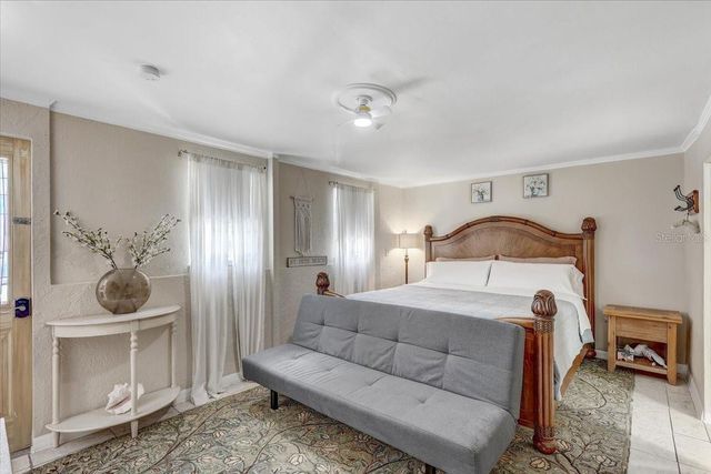 325 49TH STREET N, St Petersburg, FL 33710