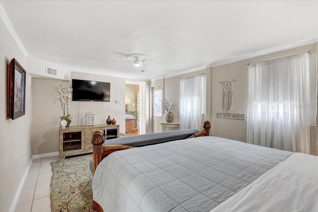 325 49TH STREET N, St Petersburg, FL 33710