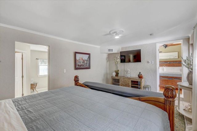 325 49TH STREET N, St Petersburg, FL 33710