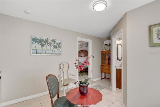 325 49TH STREET N, St Petersburg, FL 33710