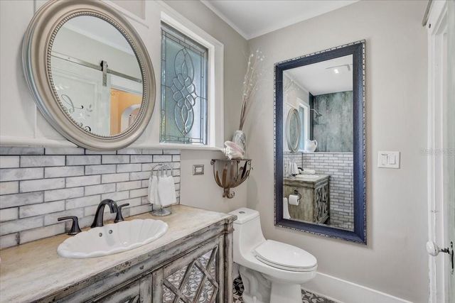 325 49TH STREET N, St Petersburg, FL 33710
