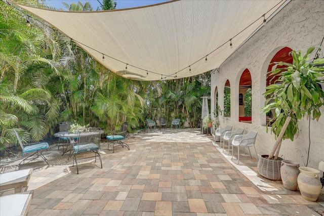325 49TH STREET N, St Petersburg, FL 33710